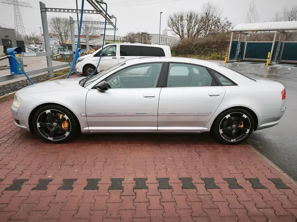 Gebraucht Audi A8 334 PS (245 kW) 2003 Silber Limousine