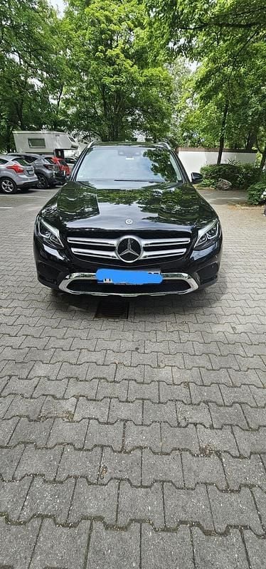 Schwarz Gebraucht 2018 Mercedes GLC250 SUV | 23.500 € (Superpreis) - Bild 1/4