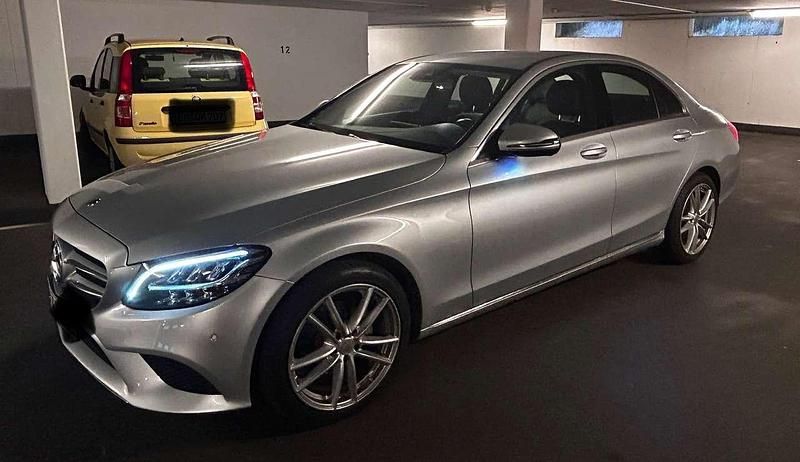 Silber Gebraucht 2019 Mercedes C180 Avantgarde Limousine | 22.999 € (Guter Preis) - Bild 1/4