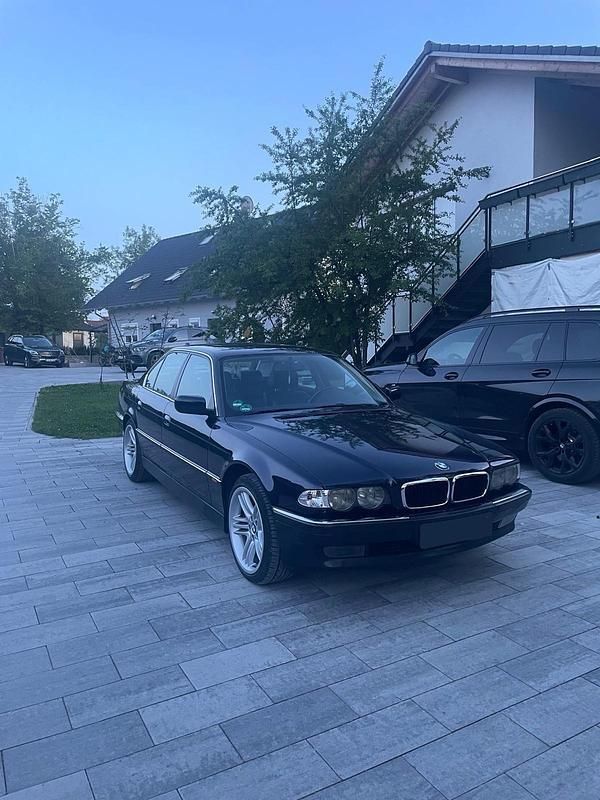 Blau Gebraucht 2000 BMW 728 Limousine | 7.600 € (Fairer Preis) - Bild 1/4