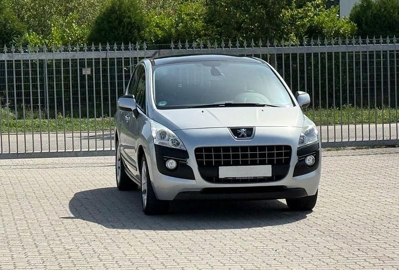 Silber Gebraucht 2013 Peugeot 3008 Active Van / Kleinbus | 6.499 € (Fairer Preis) - Bild 1/4