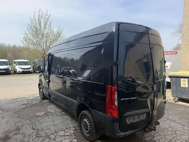 Gebraucht Mercedes Sprinter 114 PS (83 kW) 2022 Schwarz Van