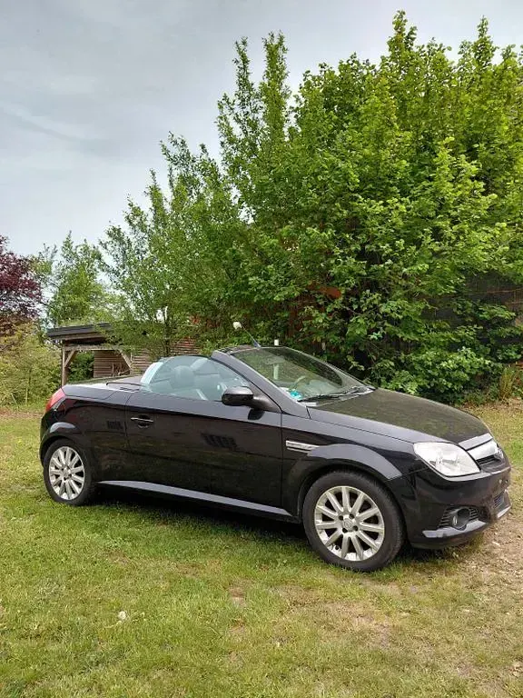 Gebraucht Opel Tigra Edition 90 PS (66 kW) 2009 Schwarz Cabrio