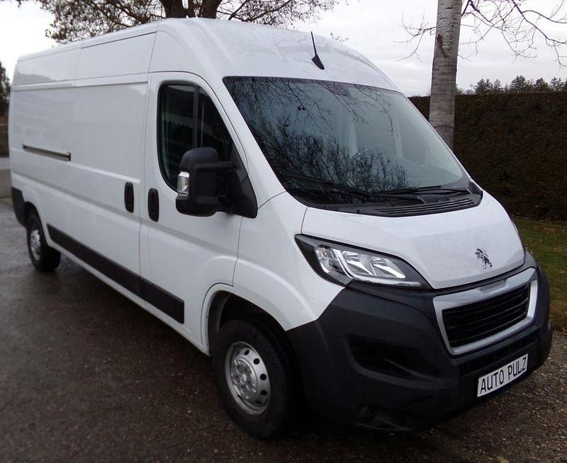 Weiß Gebraucht 2024 Peugeot Boxer Van | 20.990 € (Guter Preis) - Bild 1/4