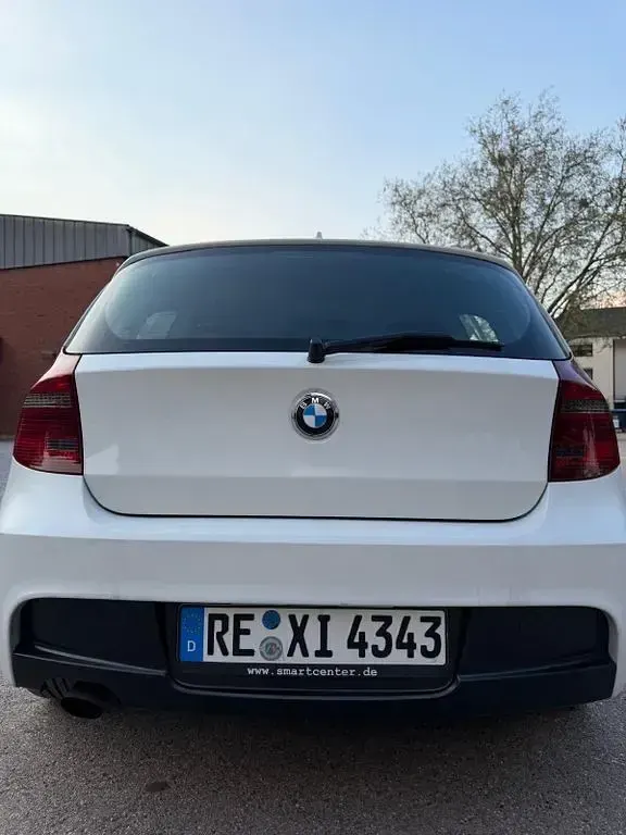 Gebraucht BMW 118 Coupé Shadowline 143 PS (105 kW) 2010 Weiß Coupé