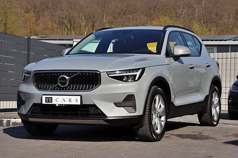 Gebraucht Volvo XC40 129 PS (94 kW) 2024 Grau SUV