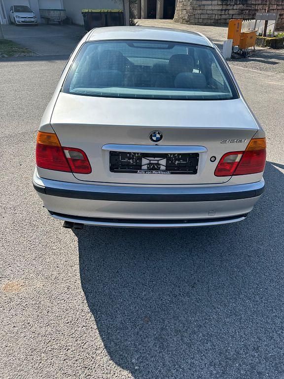 Gebraucht BMW 328 193 PS (141 kW) 1999 Silber Limousine