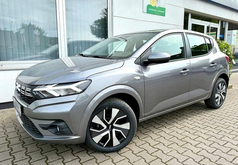 Neu Dacia Sandero Expression 91 PS (66 kW) 2025 Grau Kleinwagen