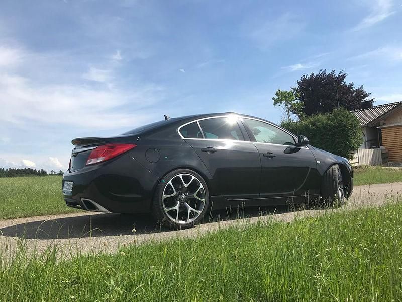 Gebraucht Opel Insignia OPC 325 PS (239 kW) 2011 Schwarz Limousine