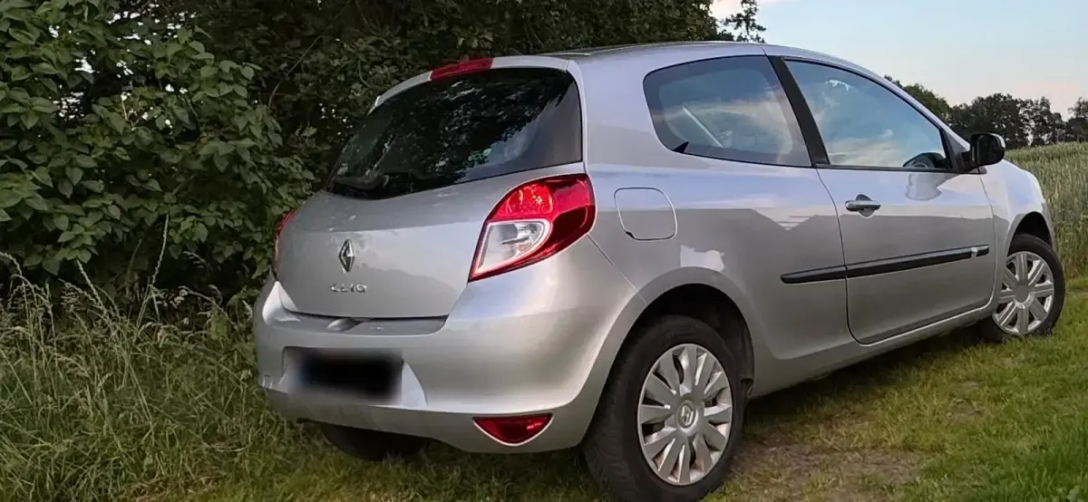Gebraucht Renault Clio II Expression 101 PS (74 kW) 2010 Grau Limousine