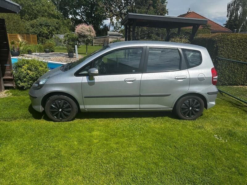 Silber Gebraucht 2006 Honda Jazz LS Kleinwagen | 3.999 € - Bild 1/4