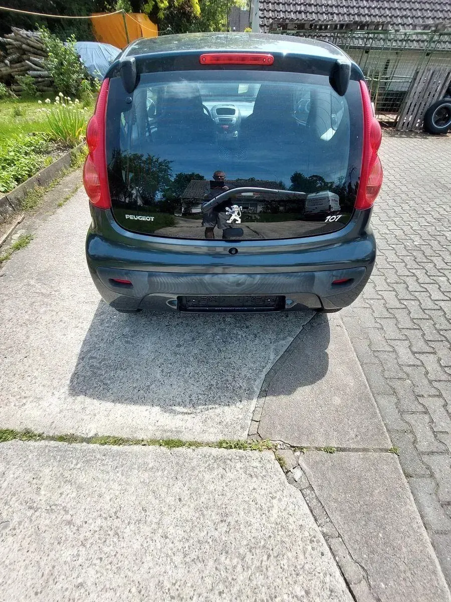 Gebraucht Peugeot 107 Urban Move 68 PS (50 kW) 2011 Kleinwagen