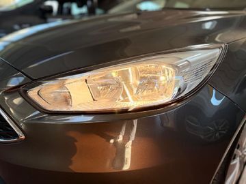 Gebraucht Ford Focus Trend 101 PS (74 kW) 2018 Magneticgrau (metallic) Kombi