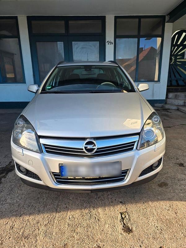 Silber Gebraucht 2008 Opel Astra Edition Kombi | 2.999 € (Etwas zu teuer) - Bild 1/4