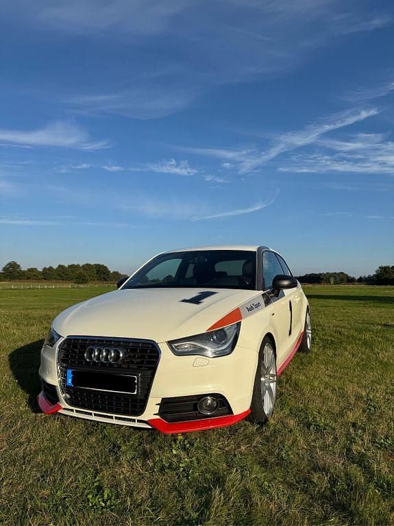 Weiß Gebraucht 2012 Audi A1 Competition Kleinwagen | 9.350 € (Fairer Preis) - Bild 1/4