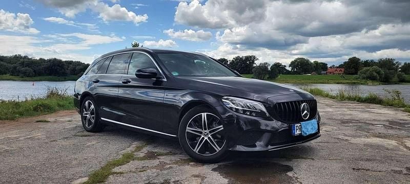 Gebraucht Mercedes C220 Avantgarde 194 PS (142 kW) 2020 Schwarz Kombi
