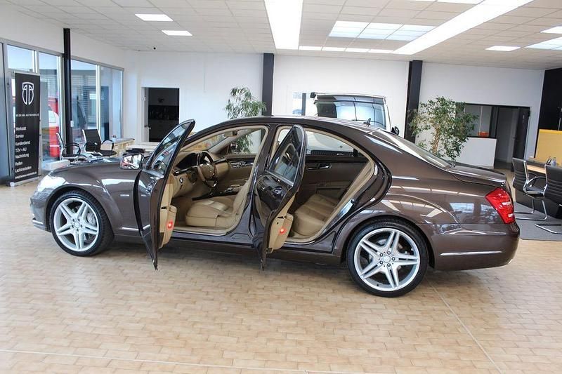 Gebraucht Mercedes S500 435 PS (319 kW) 2011 Braun Limousine