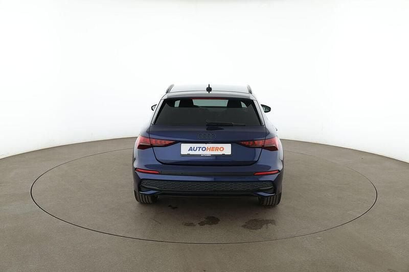Second-hand Audi A3 Advanced 150 CP (110 kW) 2025 Albastru Berlinǎ