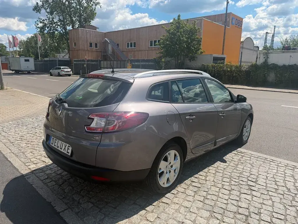 Gebraucht Renault Mégane Expression 110 PS (80 kW) 2013 Grau Limousine