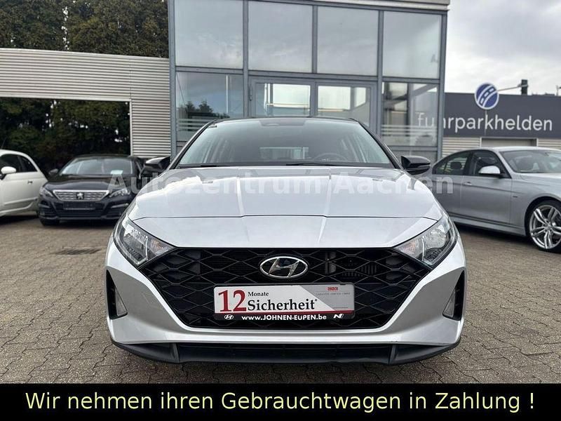 Gebraucht Hyundai i20 101 PS (74 kW) 2022 Silber Kleinwagen