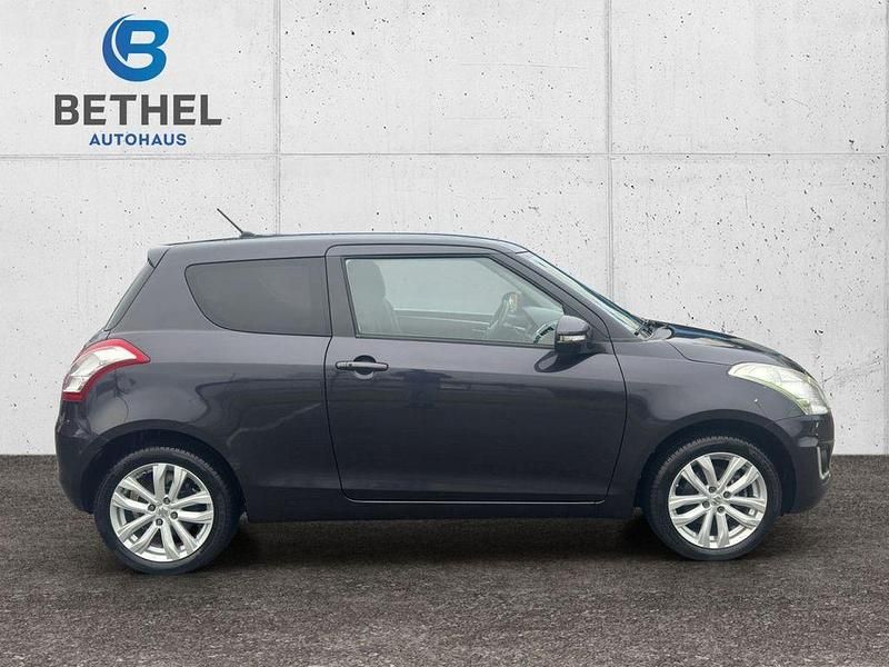 Gebraucht Suzuki Swift Comfort 94 PS (69 kW) 2016 Amethyst gray peral metallic. (metallic) Kleinwagen