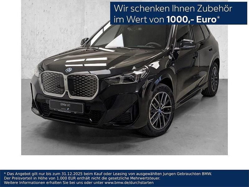 Black sapphire Neu 2025 BMW iX1 Comfort Edition SUV | 53.180 € (Superpreis) - Bild 1/4