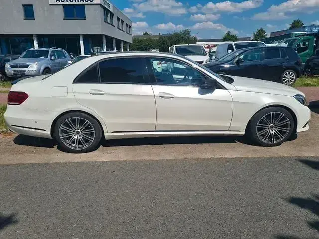 Gebraucht Mercedes E250 204 PS (150 kW) 2013 Weiß Limousine