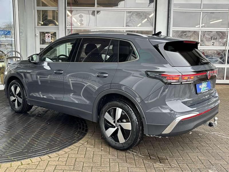 Neu VW Tiguan Elegance 150 PS (110 kW) 2025 Delfingrau SUV