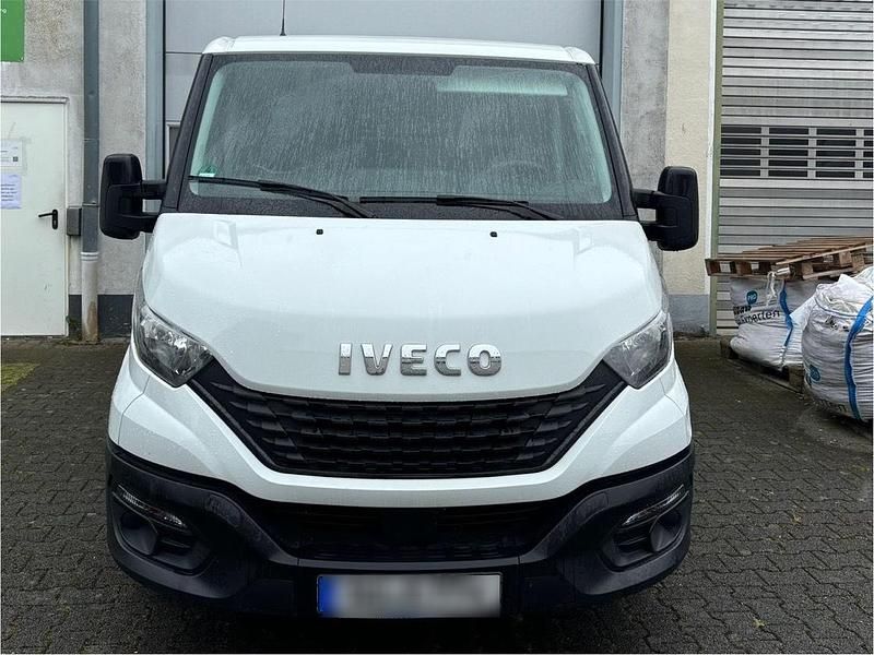 Gebraucht Iveco Daily 156 PS (114 kW) 2020 Weiß Limousine