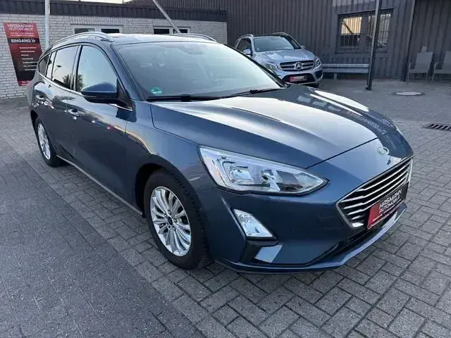 Gebraucht Ford Focus Titanium 120 PS (88 kW) 2019 Blau Limousine
