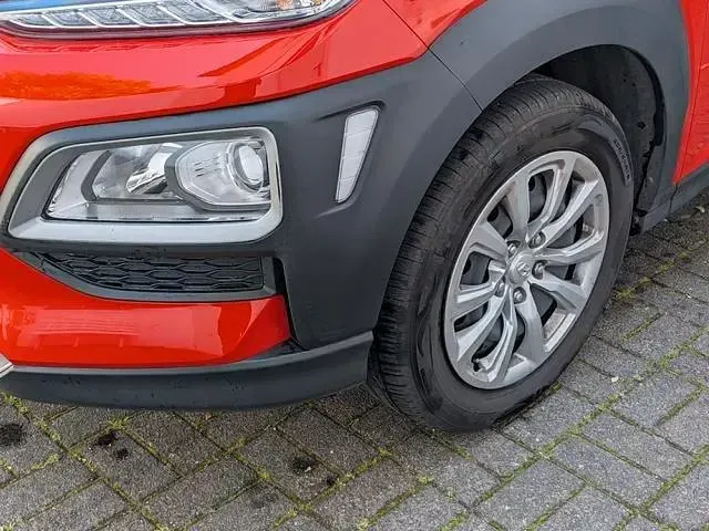 Gebraucht Hyundai Kona 120 PS (88 kW) 2019 Rot SUV