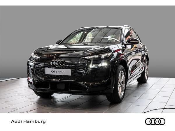 Schwarz (mythosschwarz metallic) Neu 2025 Audi Q6 e-tron Ambiente SUV | 59.677 € (Fairer Preis) - Bild 1/4