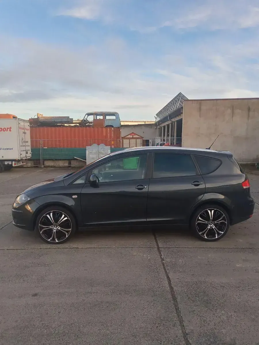 Gebraucht Seat Altea 170 PS (125 kW) 2011 Grau Van / Kleinbus