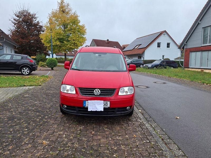 Rot Gebraucht 2009 VW Caddy Maxi Team Van / Kleinbus | 6.950 € (Teuer) - Bild 1/4