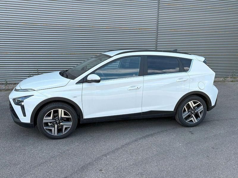 Weiß Gebraucht 2024 Hyundai Bayon Prime SUV | 21.800 € (Fairer Preis) - Bild 1/4