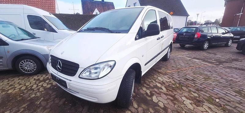 Gebraucht Mercedes 230 150 PS (110 kW) 2009 Weiß Van