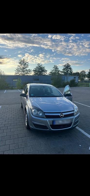 Silber Gebraucht 2004 Opel Astra Kleinwagen | 1.750 € (Fairer Preis) - Bild 1/4