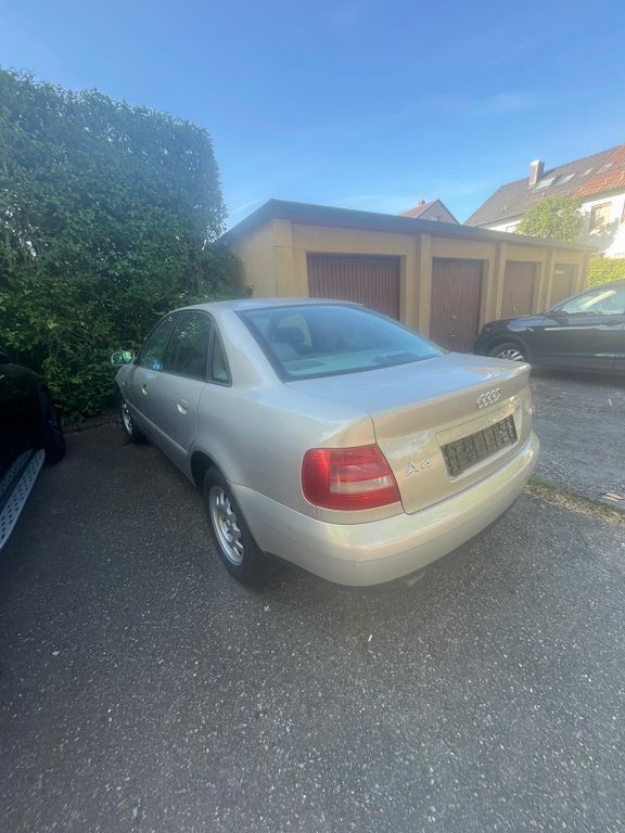 Gebraucht 2000 Audi A4 Limousine | 600 € (Guter Preis) - Bild 1/4