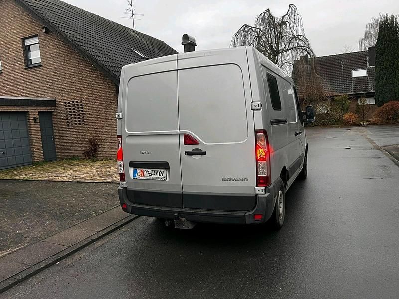 Gebraucht Opel Movano 100 PS (73 kW) 2011 Silber Van / Kleinbus