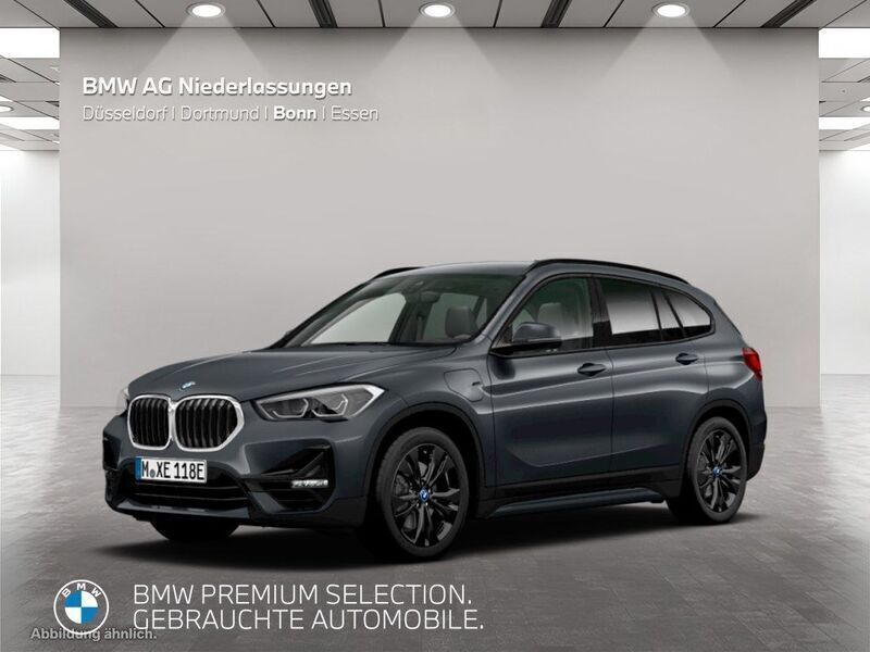 Grau Gebraucht 2022 BMW X1 Sport Line SUV | 28.990 € (Etwas zu teuer) - Bild 1/4