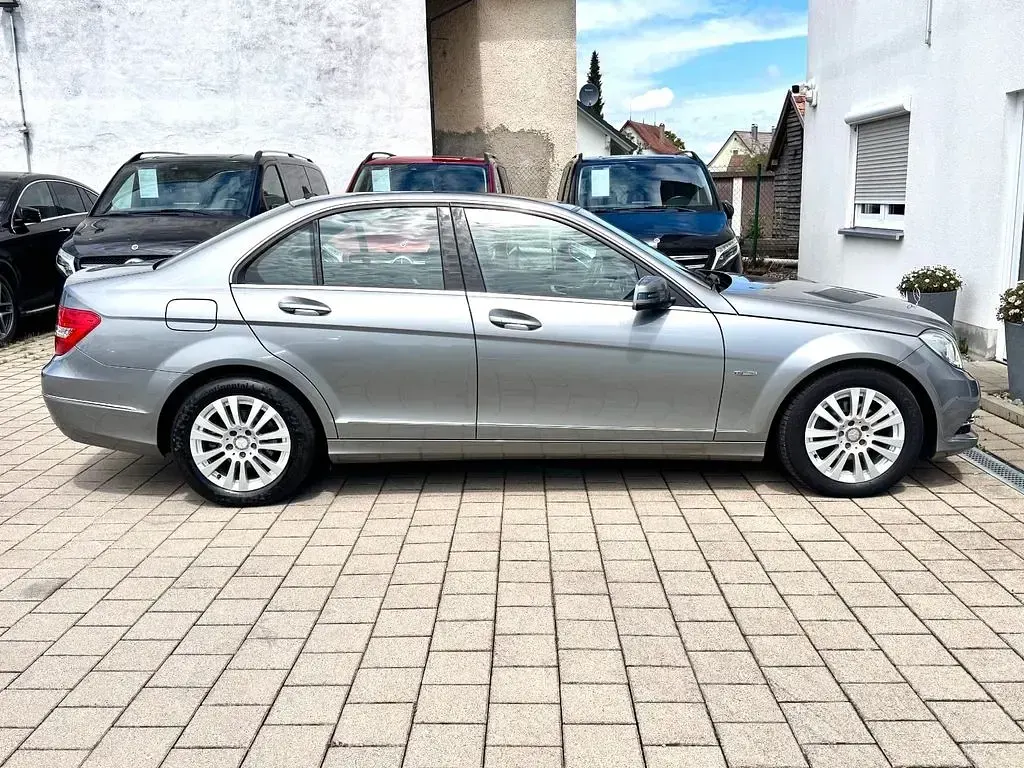 Gebraucht Mercedes C200 136 PS (100 kW) 2012 Silber Limousine