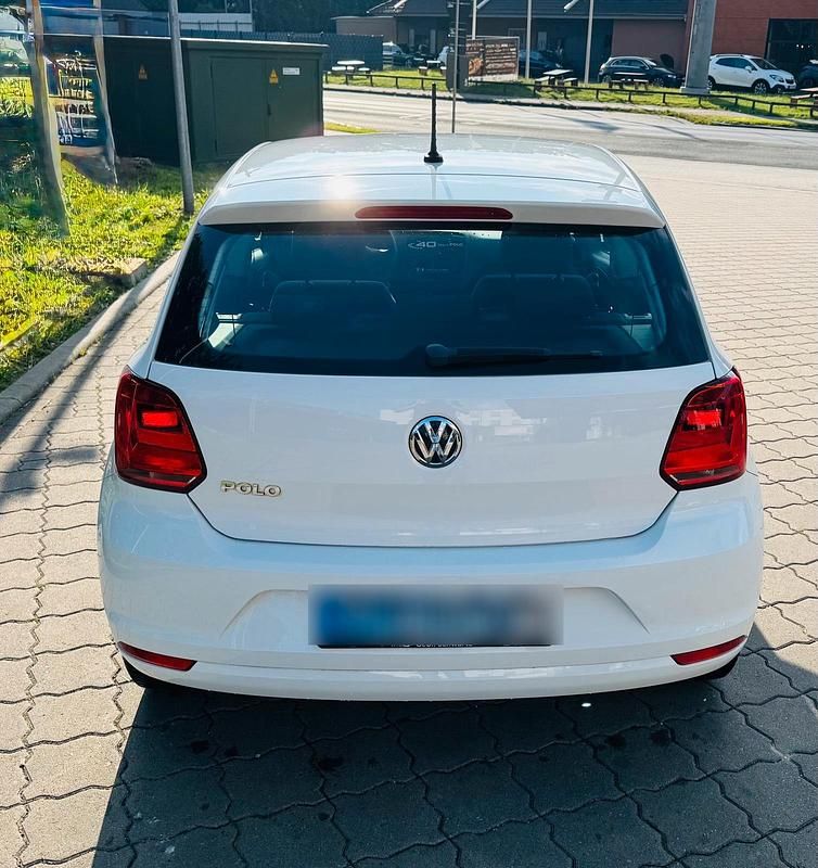 Gebraucht VW Polo 60 PS (44 kW) 2015 Weiß Kleinwagen