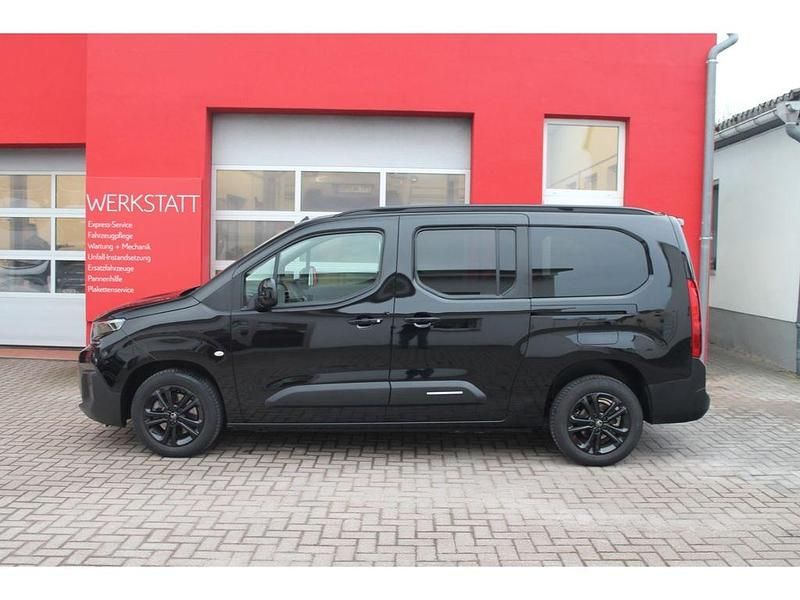 Gebraucht Citroën Berlingo 131 PS (96 kW) 2024 Lackierung schwarz perla nera/ Van / Kleinbus