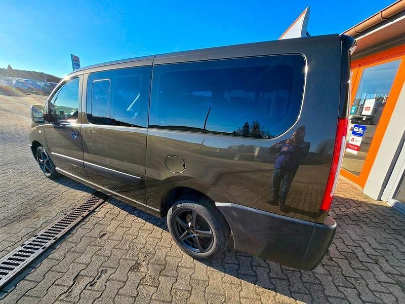 Gebraucht Citroën Jumpy Attraction 163 PS (119 kW) 2013 Braun Van / Kleinbus