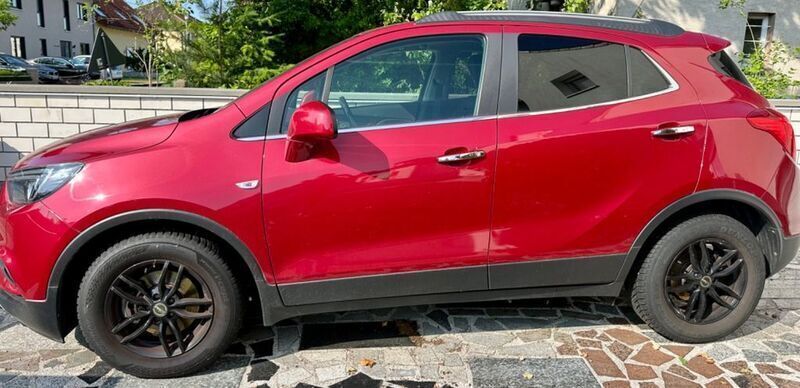 Orientrot/velvet red met Gebraucht 2018 Opel Mokka X Innovation SUV | 11.300 € (Superpreis) - Bild 1/4