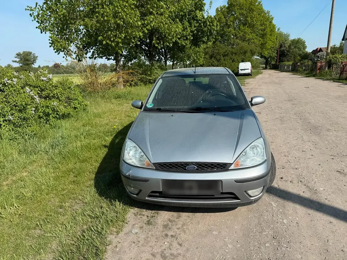 Gebraucht Ford Focus 101 PS (74 kW) 2002 Silber Limousine