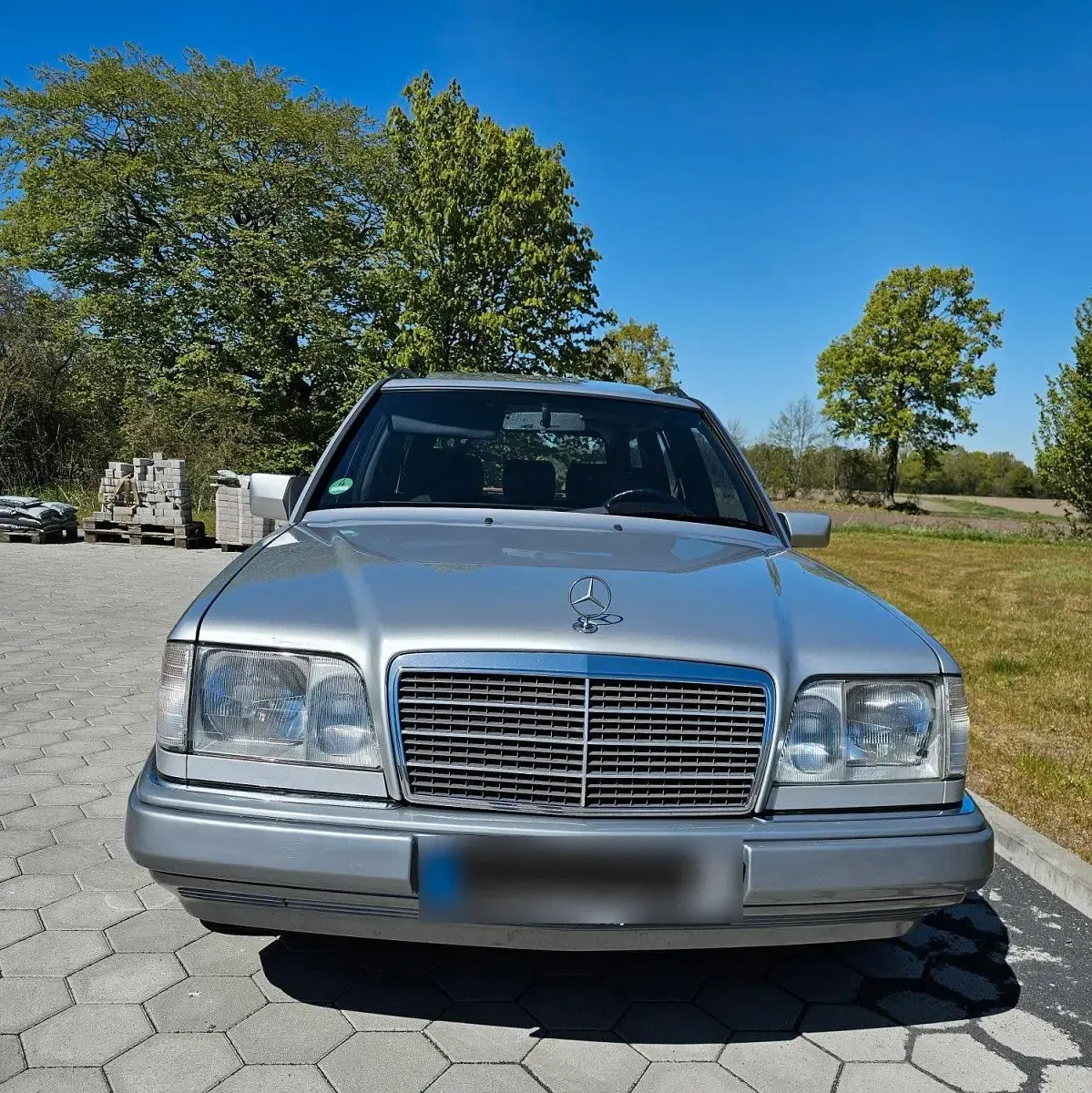Gebraucht Mercedes E220 150 PS (110 kW) 1993 Silber Kombi
