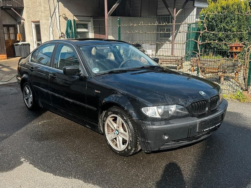 Second-hand BMW 318 143 CP (105 kW) 2004 Negru Berlinǎ