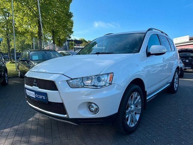 Gebraucht Mitsubishi Outlander Invite 156 PS (114 kW) 2013 Weiß SUV