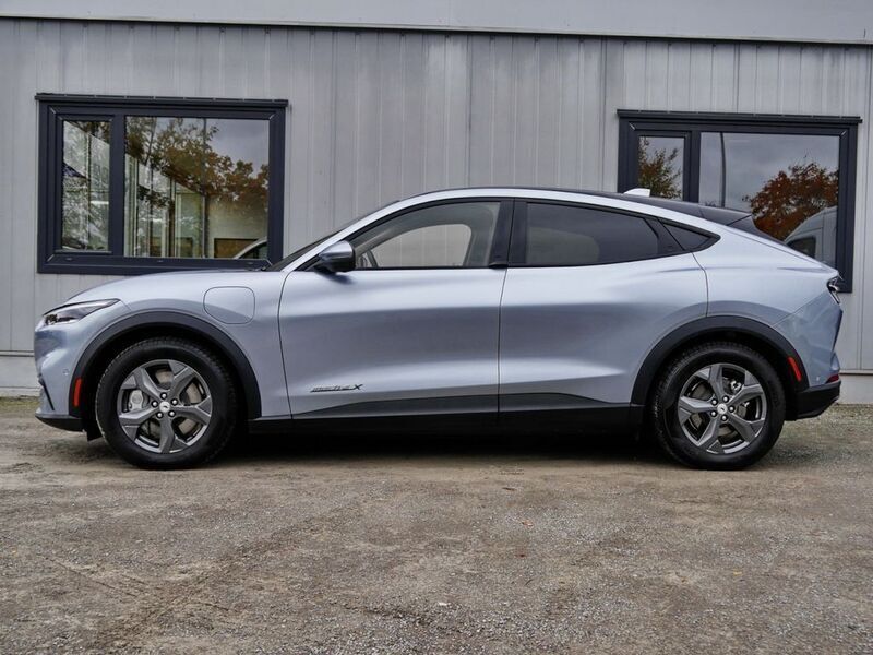 Gebraucht Ford Mustang Mach-E 216 kW (294 PS) 2022 Icedblue (blau) SUV
